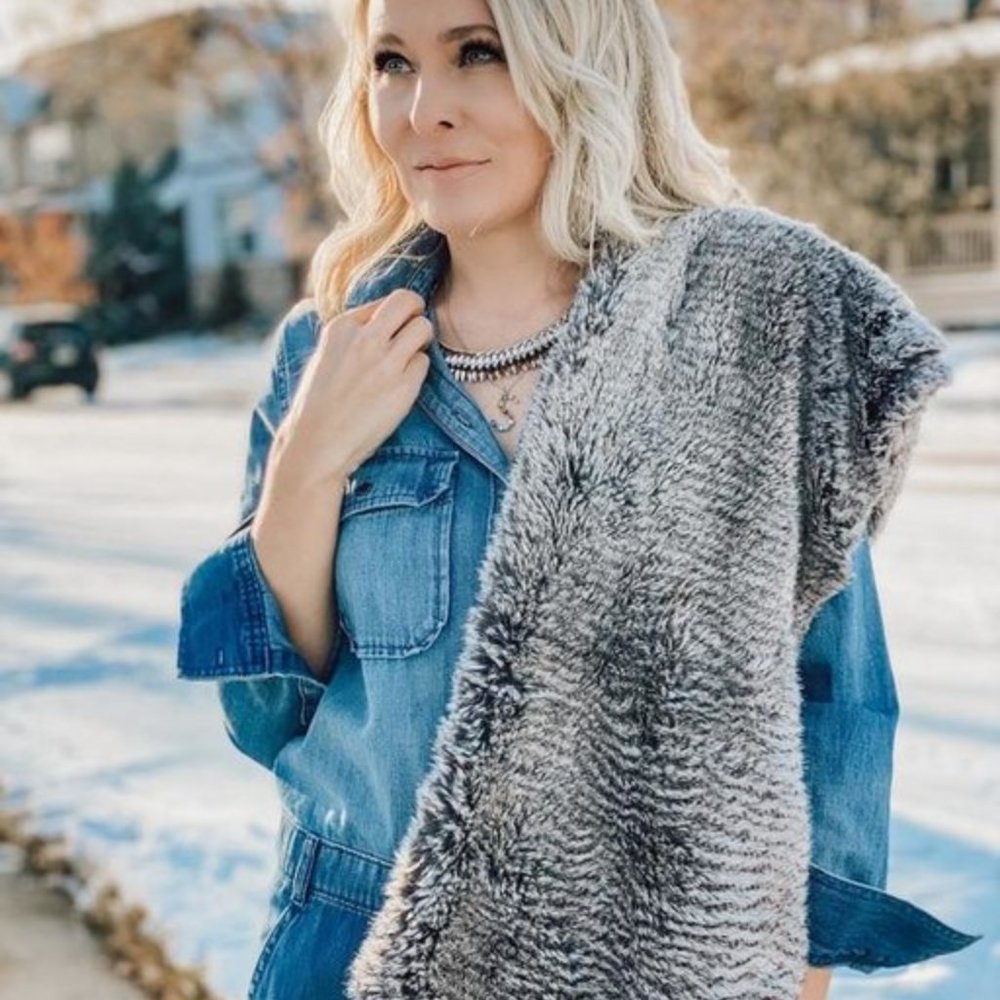 Stella & Dot | Pegasus Rose Gold + Crystal Statement Necklace - Picture 8 of 13